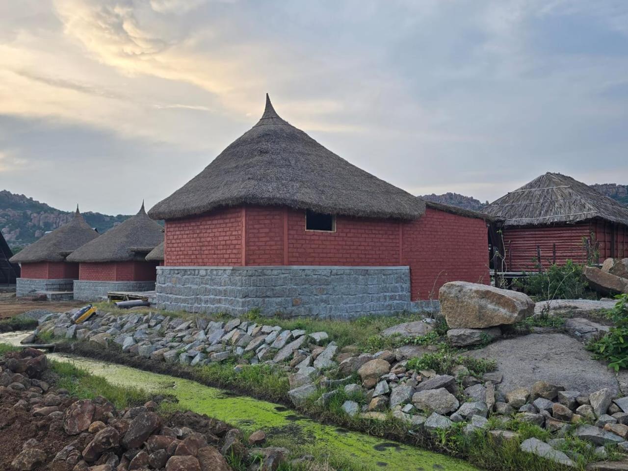 Golden Chariot Resort Hampi Ngoại thất bức ảnh